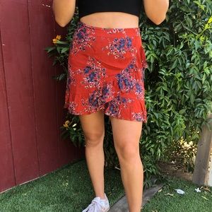 Floral skirt with ruffled detail